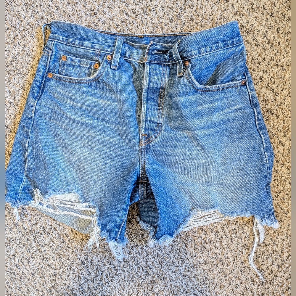 Levi's 501 Distressed Jean Shorts - 28